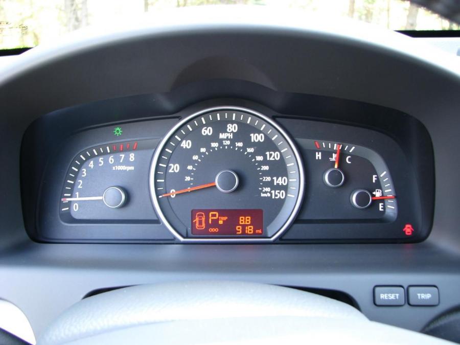 Kia Borrego 2009 года  (фото 23 из 345)